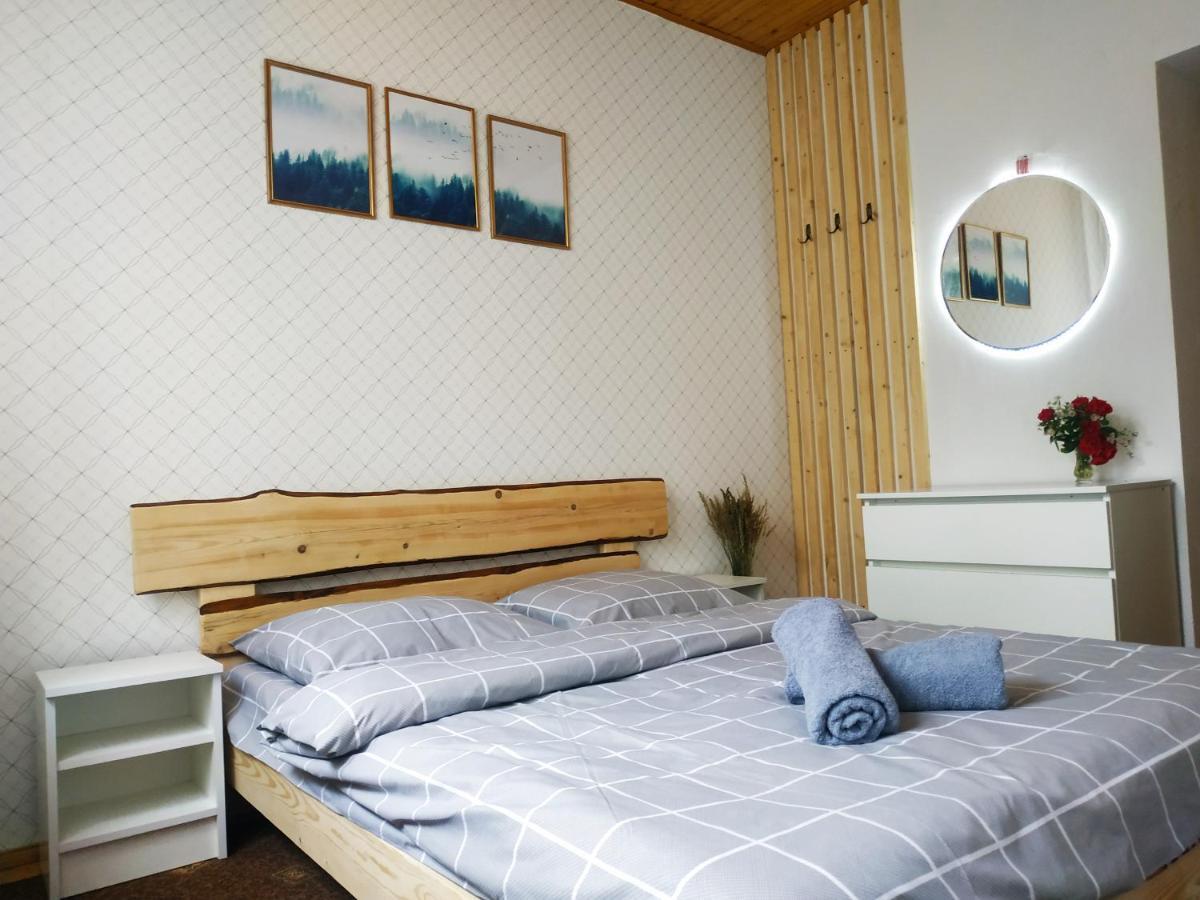 Ніч Над Карпатами Hotel Slavske Ngoại thất bức ảnh