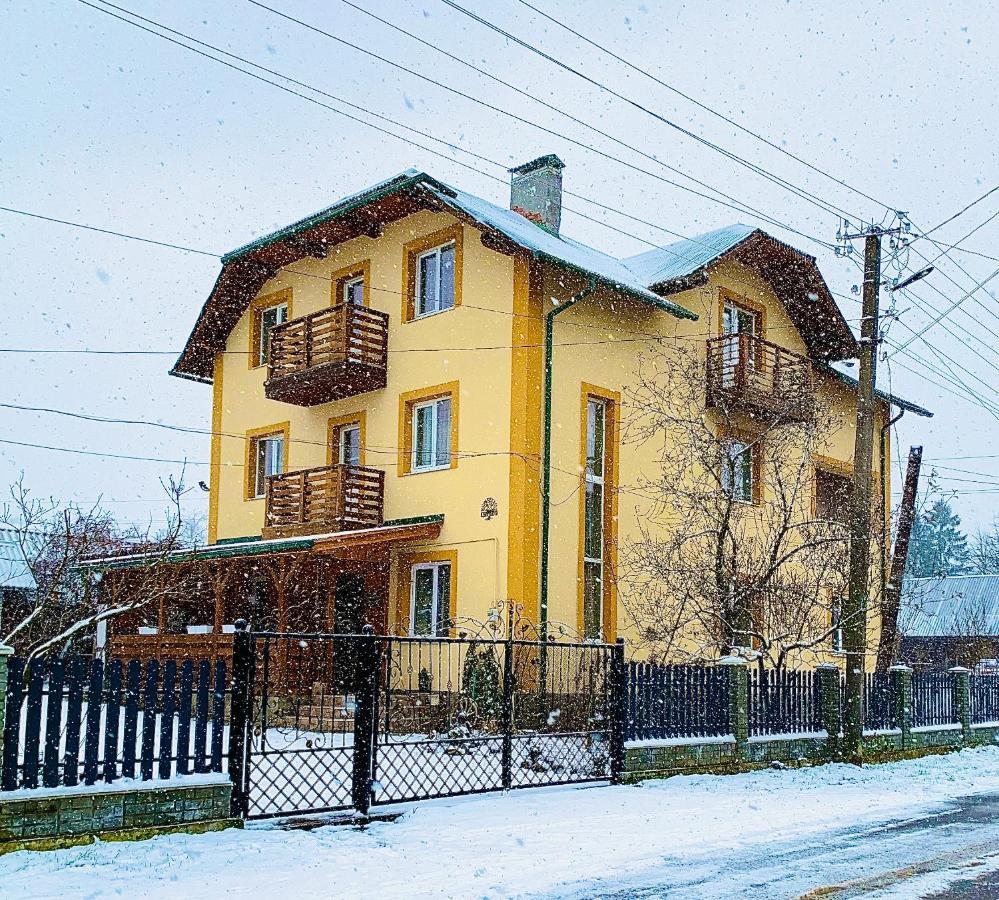 Ніч Над Карпатами Hotel Slavske Ngoại thất bức ảnh