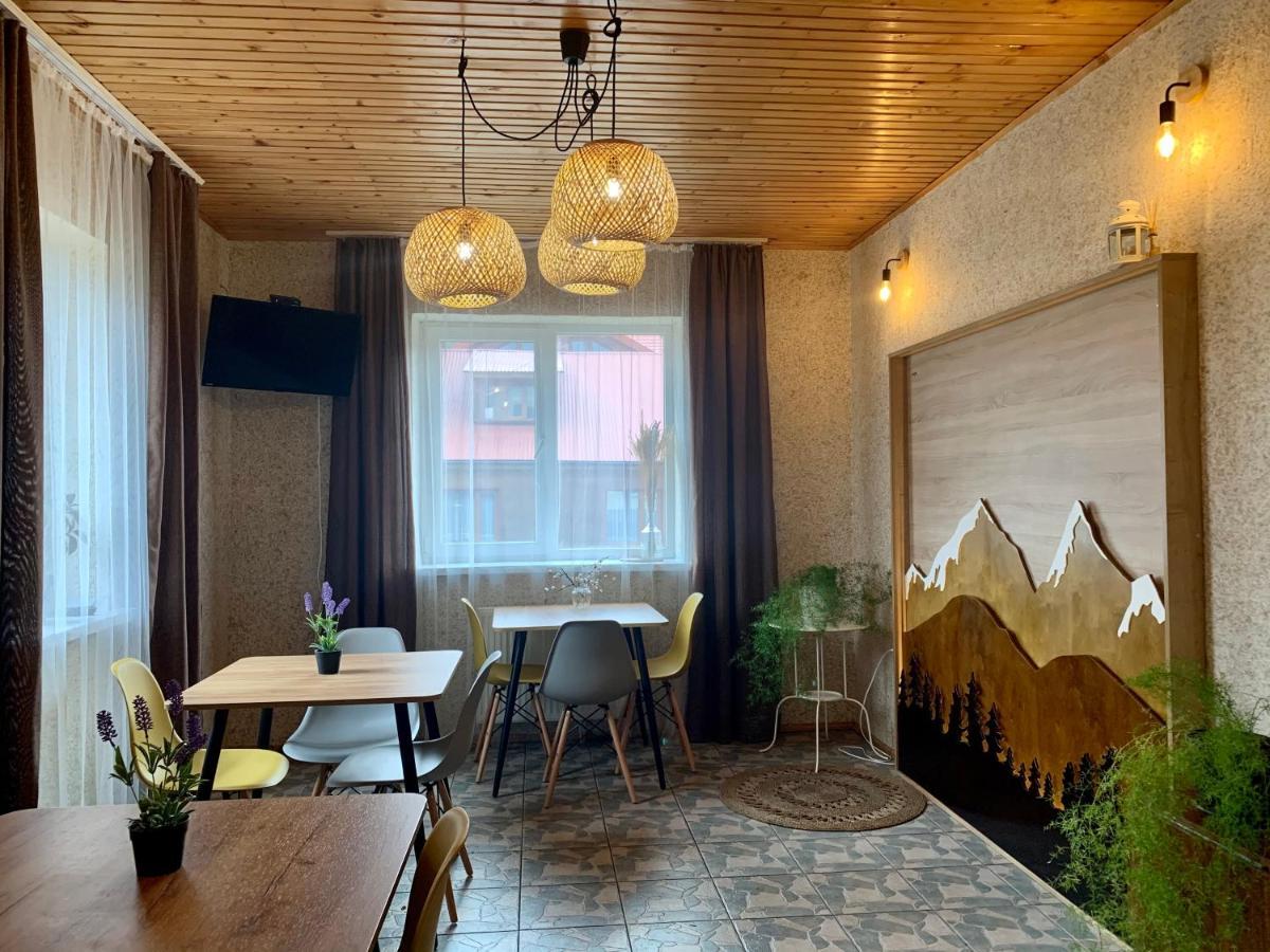 Ніч Над Карпатами Hotel Slavske Ngoại thất bức ảnh
