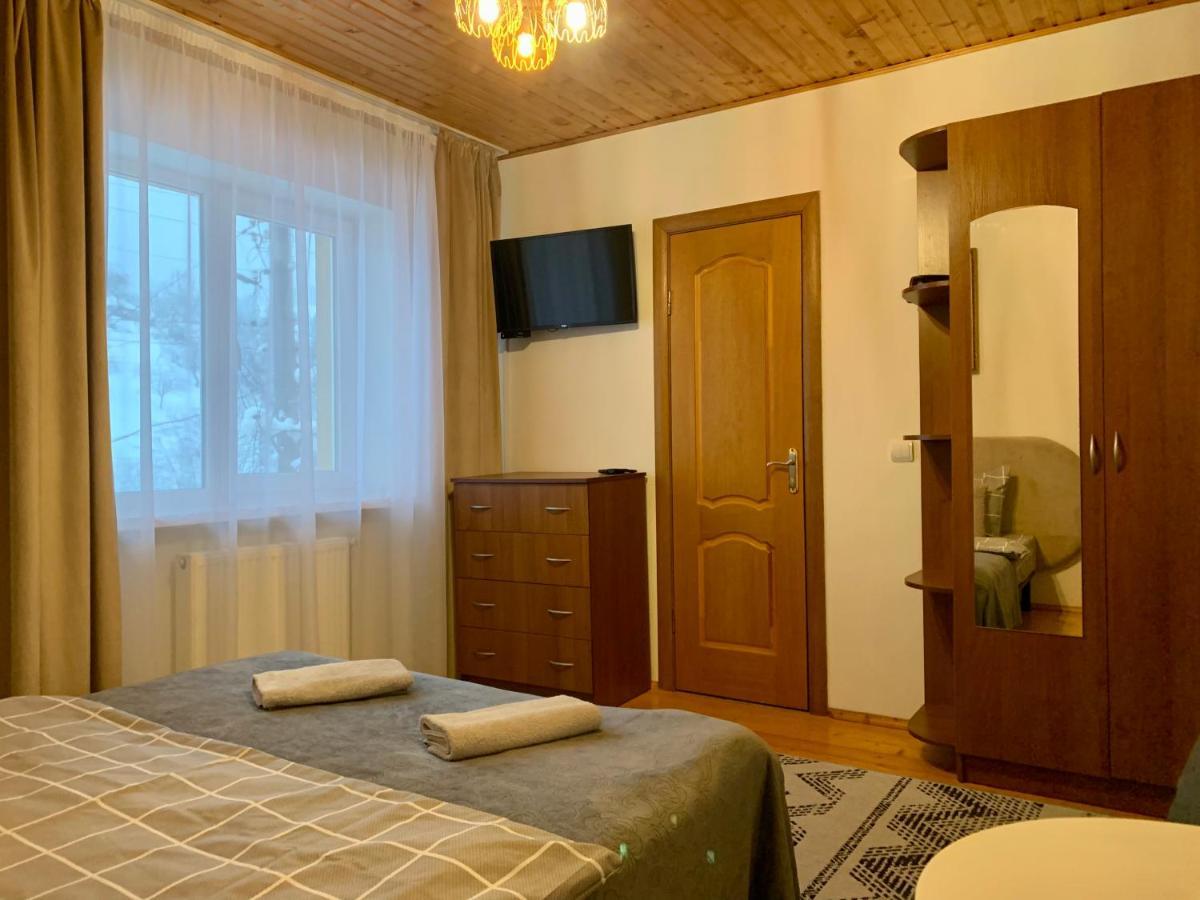 Ніч Над Карпатами Hotel Slavske Ngoại thất bức ảnh